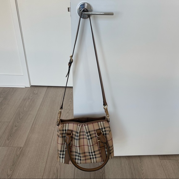 Burberry handbag - Picture 10 of 13